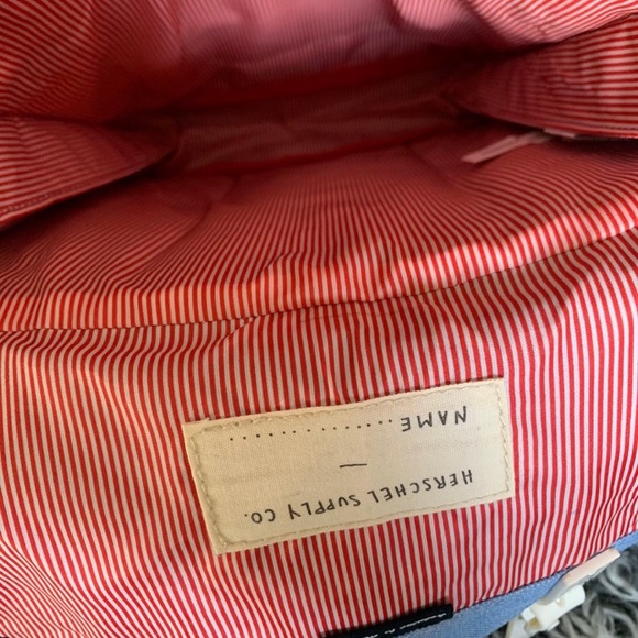 Helschel Survey Square - Picture 3 of 5